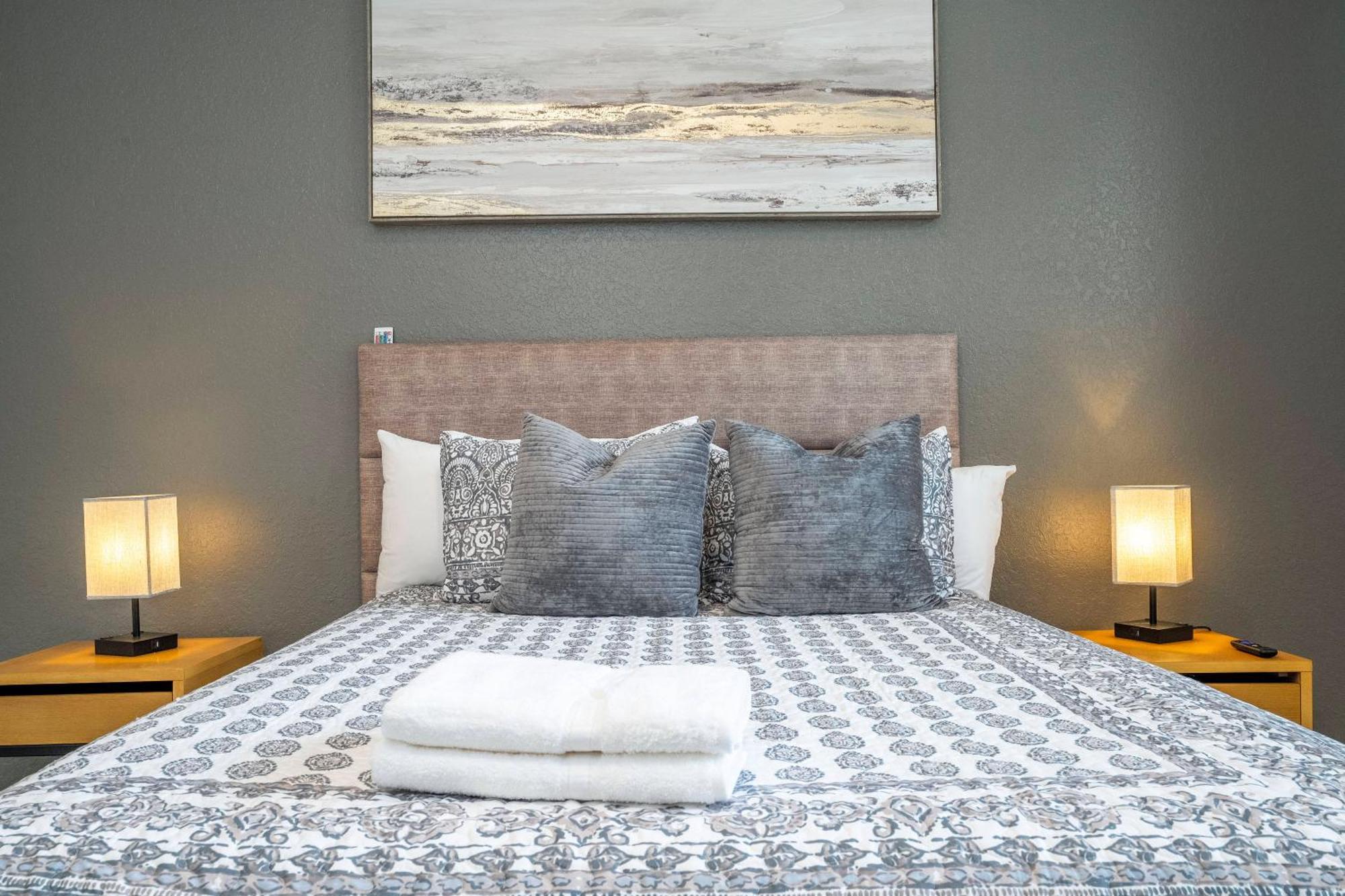 Holiday home Cozy 4br Regal Oaks Close To