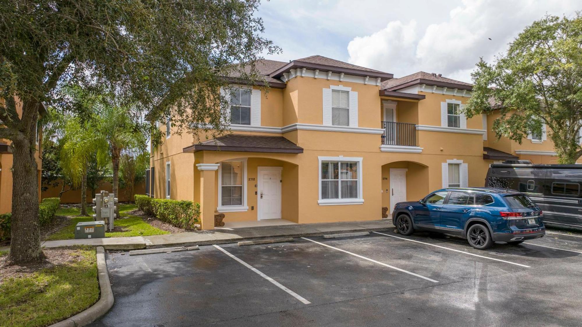 Cozy 4br Regal Oaks Close To