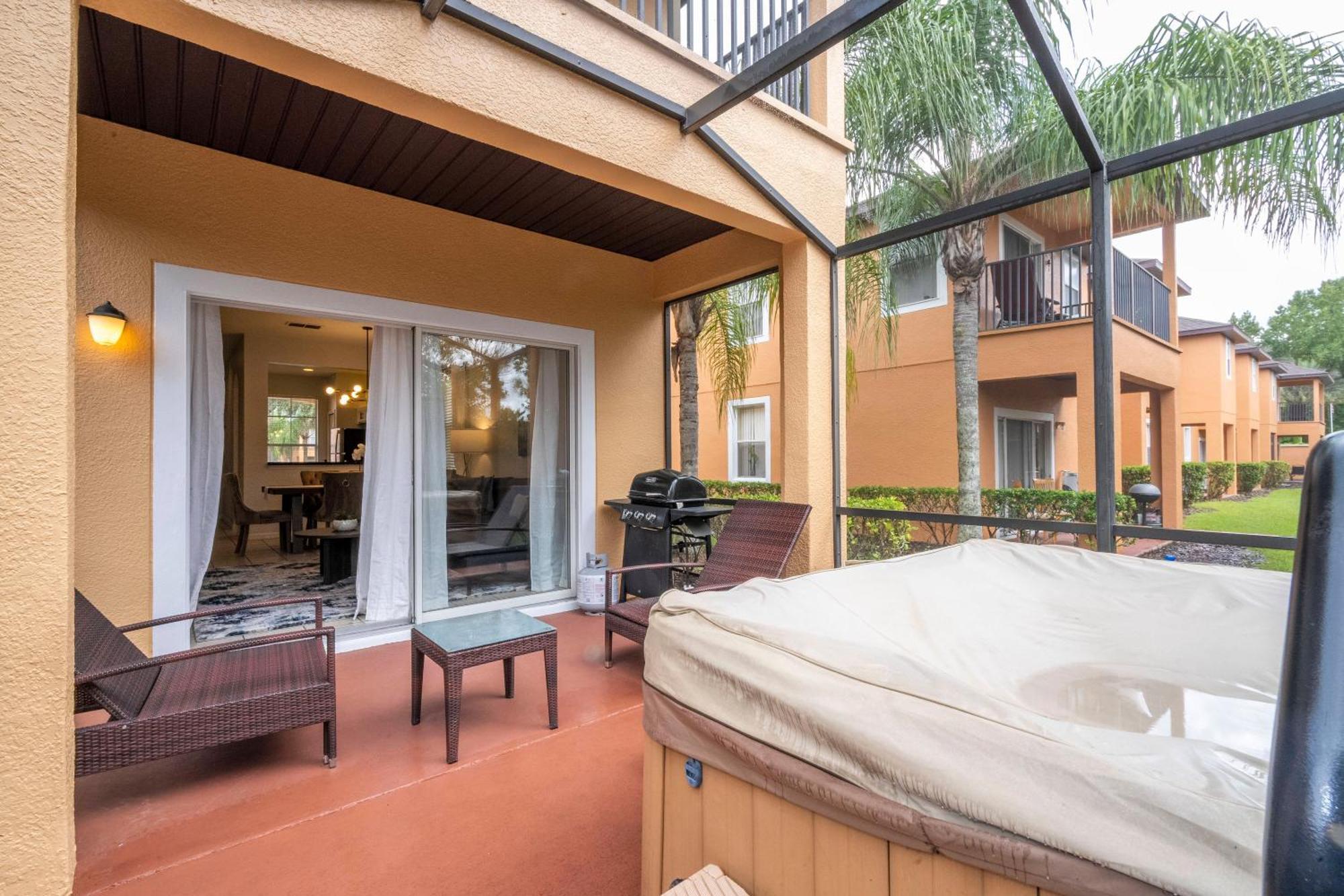 Cozy 4br Regal Oaks Close To Holiday home