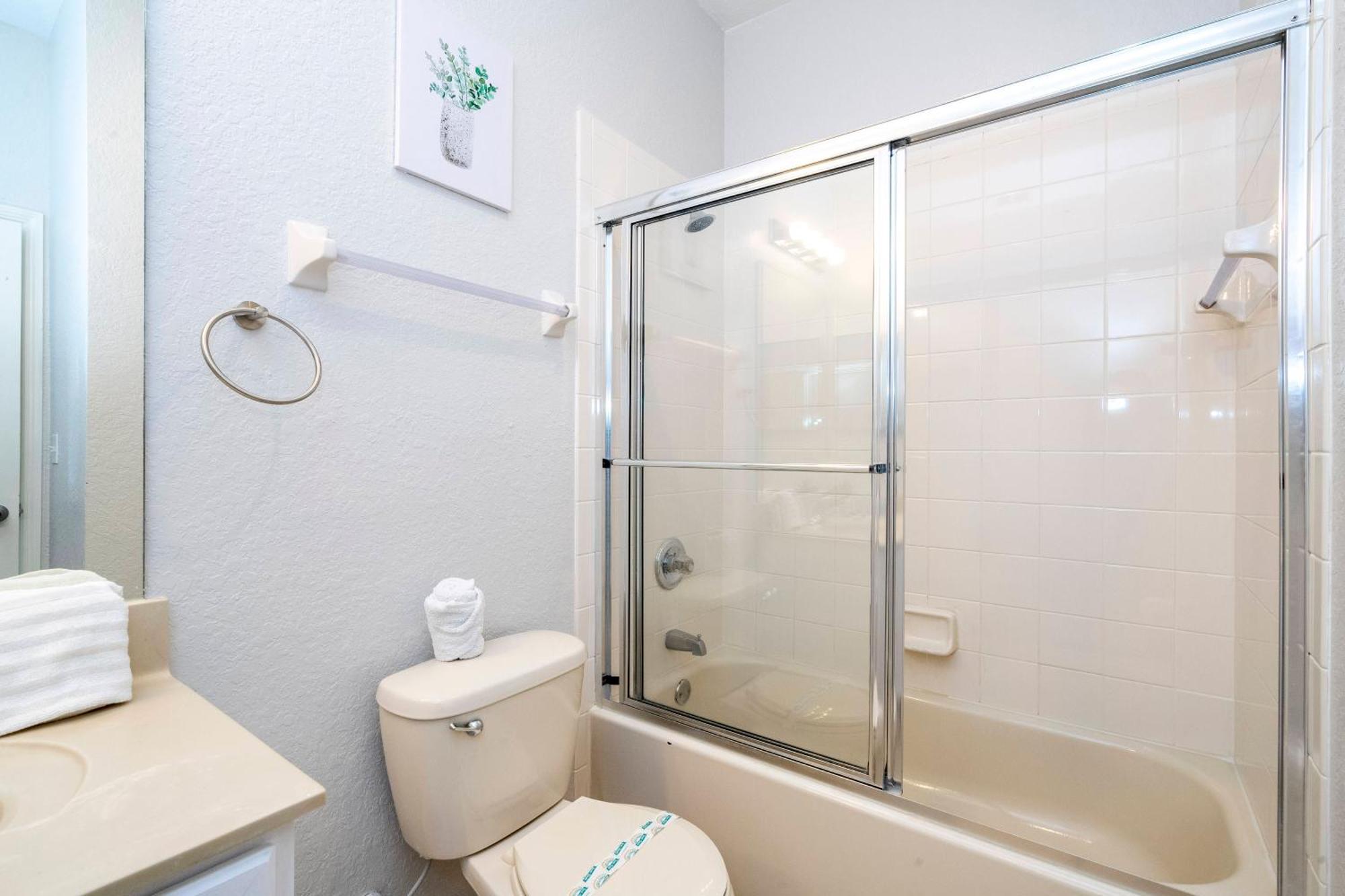 Cozy 4br Regal Oaks Close To *