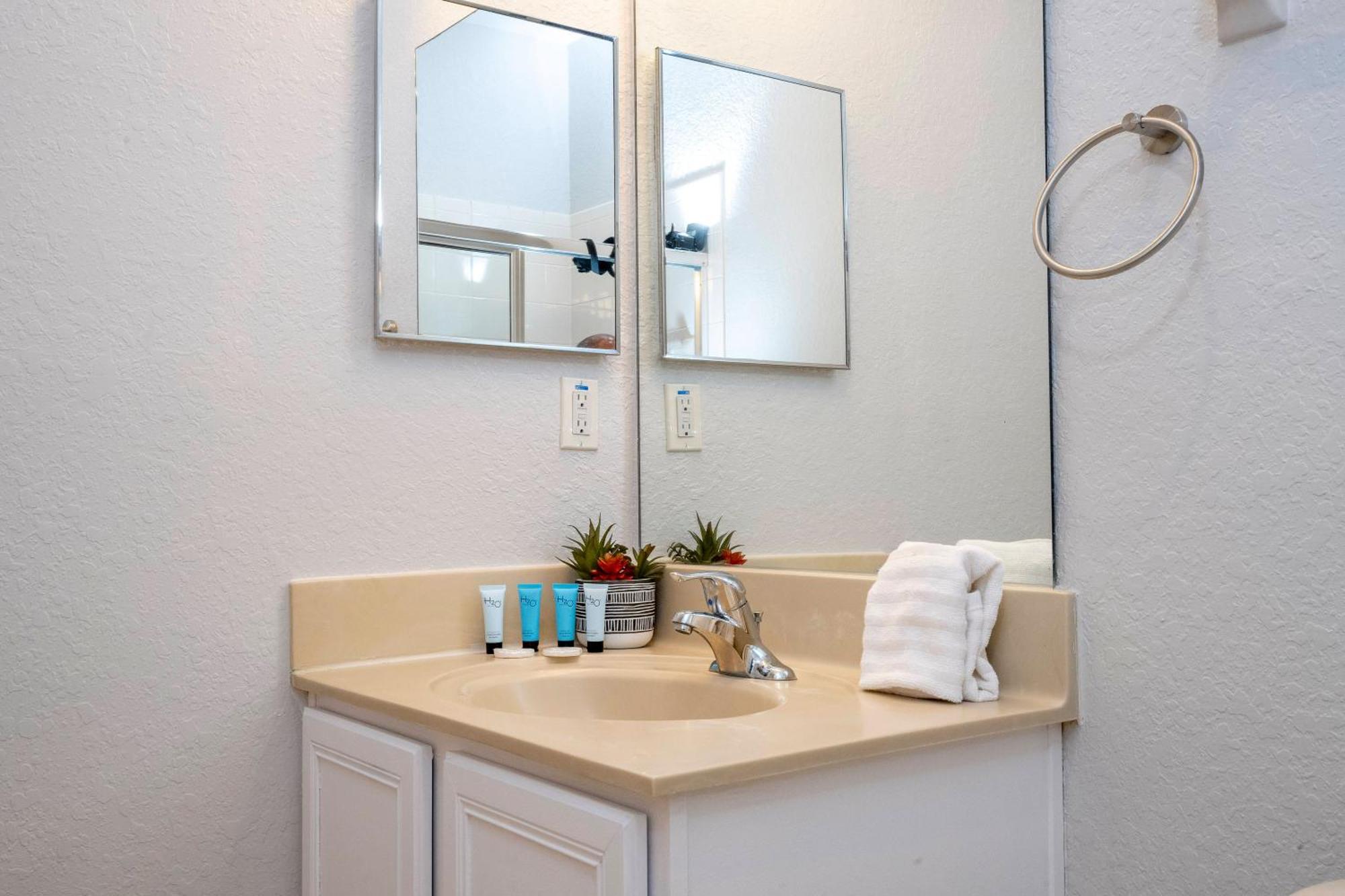 Cozy 4br Regal Oaks Close To * Orlando