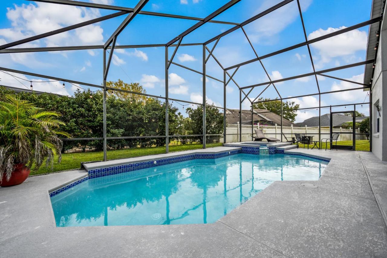 Fg7909 - 6 Bedrooms With Pool - Near World Holiday home