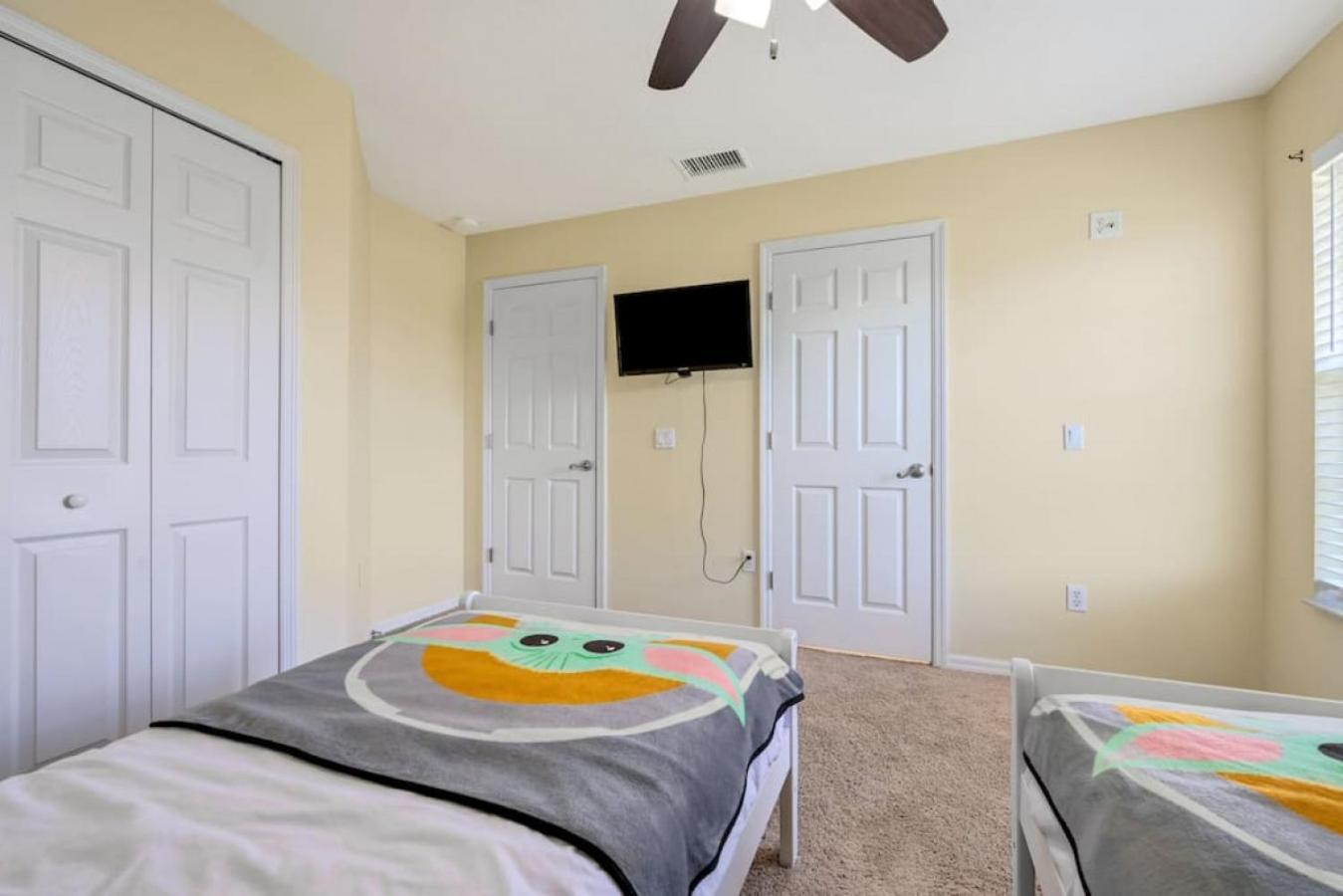 Fg7909 - 6 Bedrooms With Pool - Near World Holiday home *
