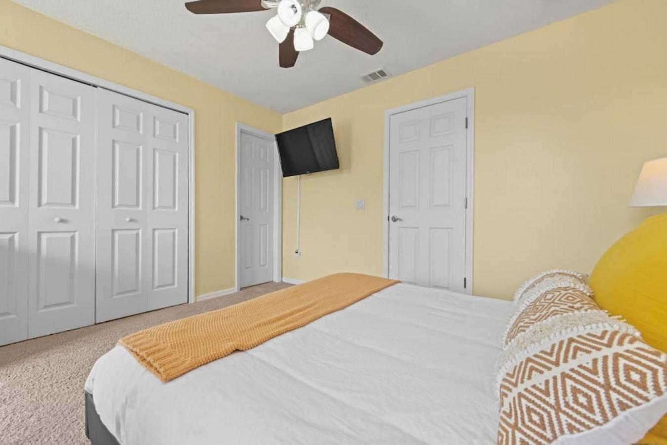 Fg7909 - 6 Bedrooms With Pool - Near World Holiday home *