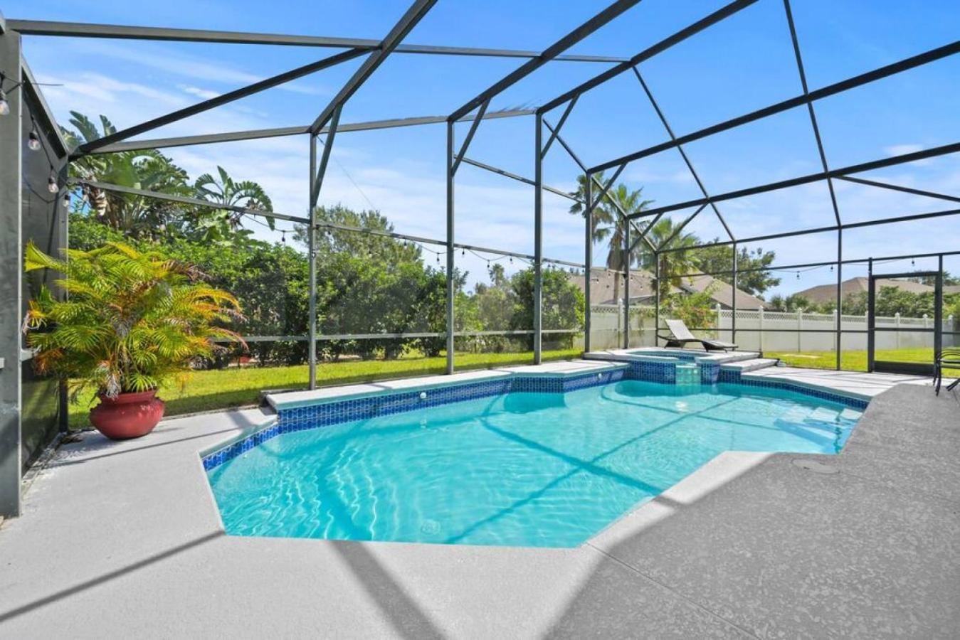 Fg7909 - 6 Bedrooms With Pool - Near World