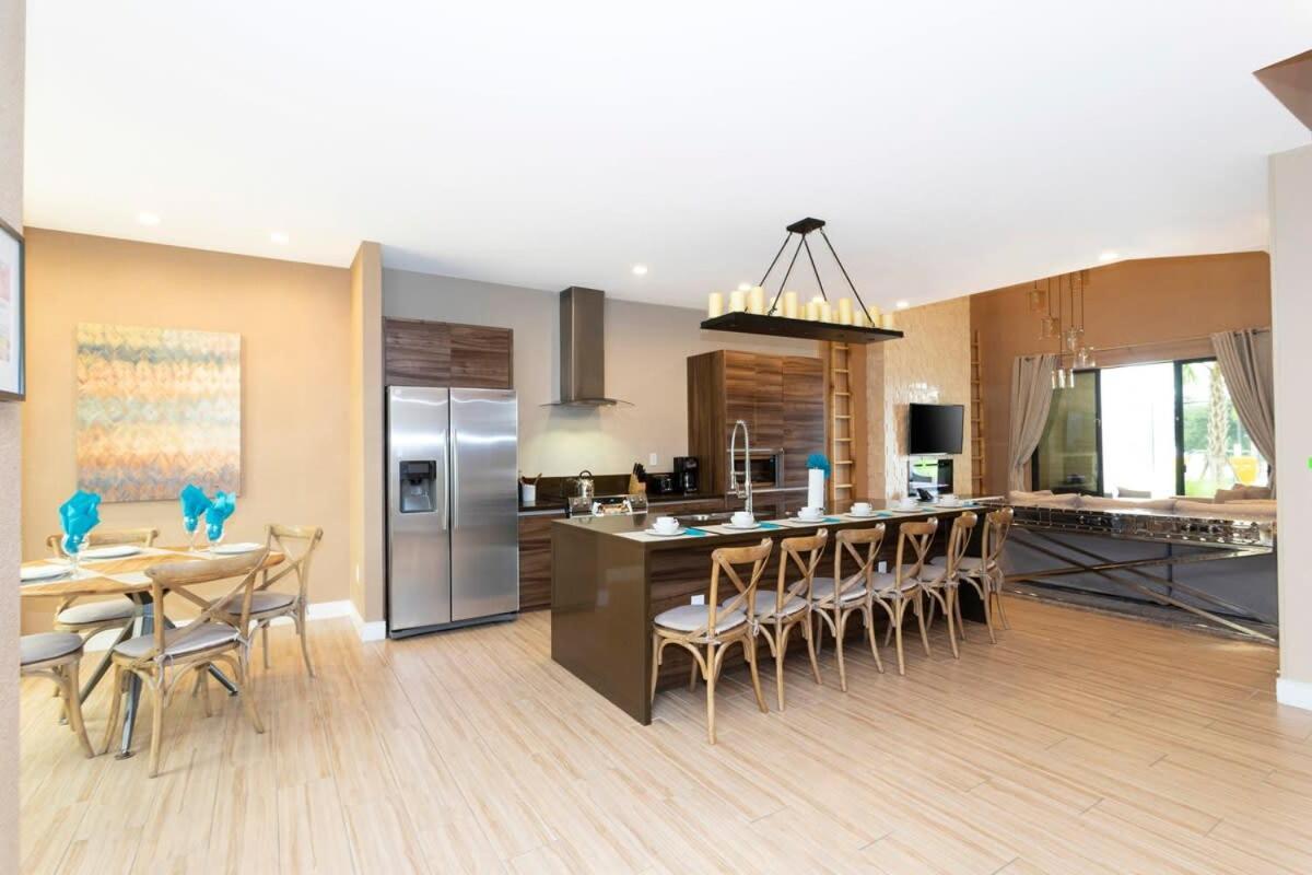Gorgeous 4bd Close To @ Magic Village 7581 Holiday home