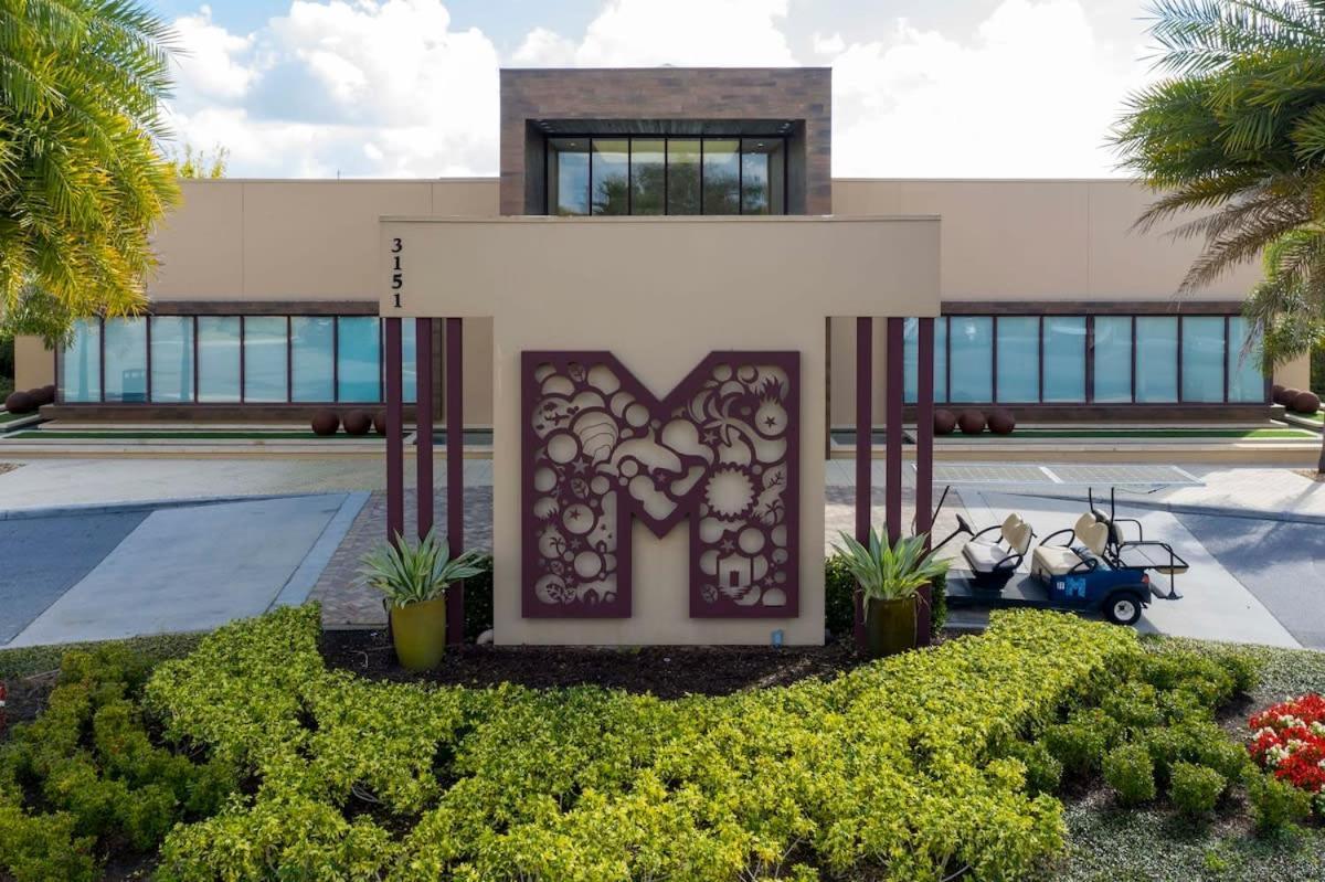 Stunning 4bd Close To @ Magic Village 7614 *