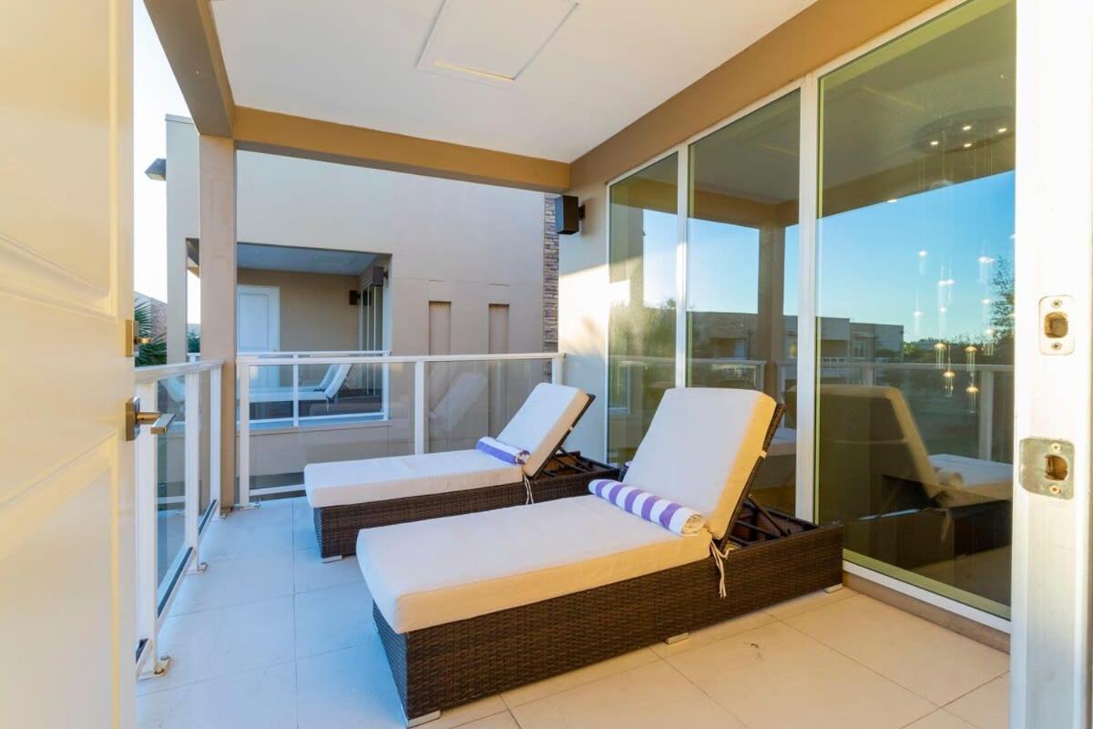 Stunning 4bd Close To @ Magic Village 7614