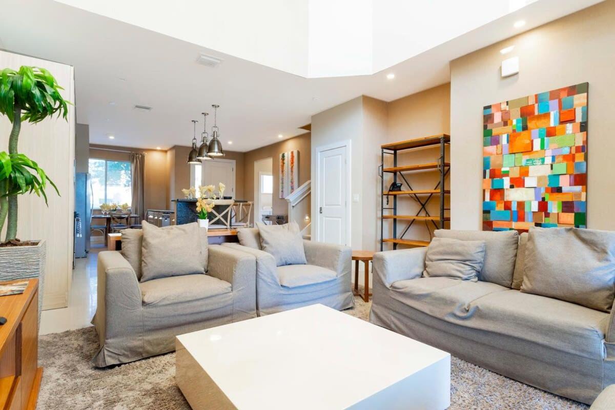 Stunning 4bd Close To @ Magic Village 7614 Holiday home *