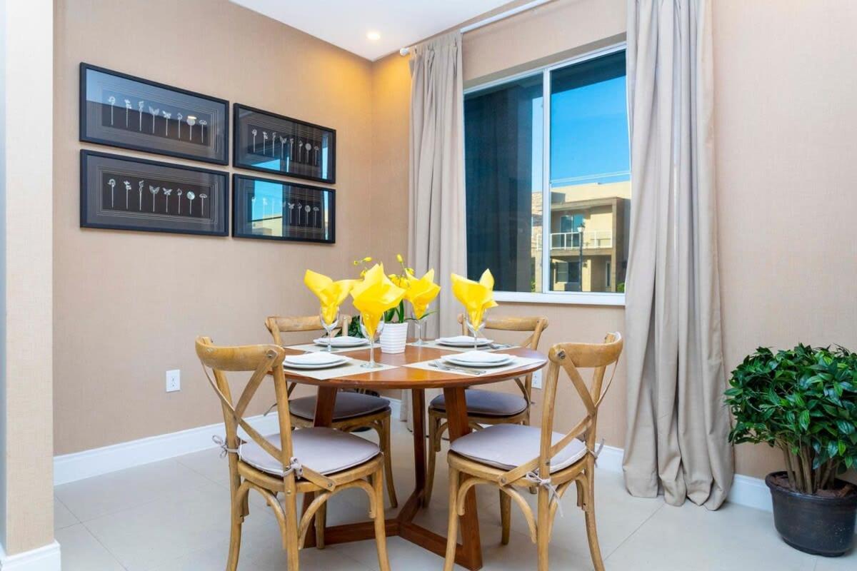 Stunning 4bd Close To @ Magic Village 7614 *
