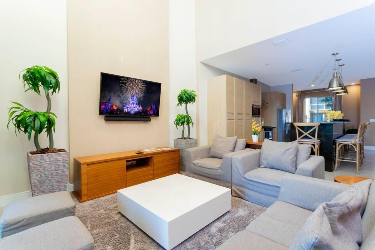 Stunning 4bd Close To @ Magic Village 7614