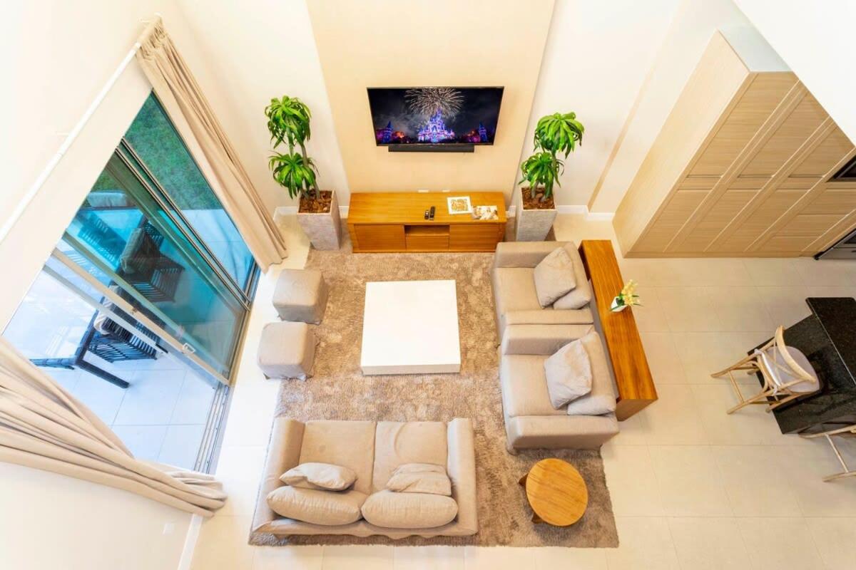 Stunning 4bd Close To @ Magic Village 7614 *