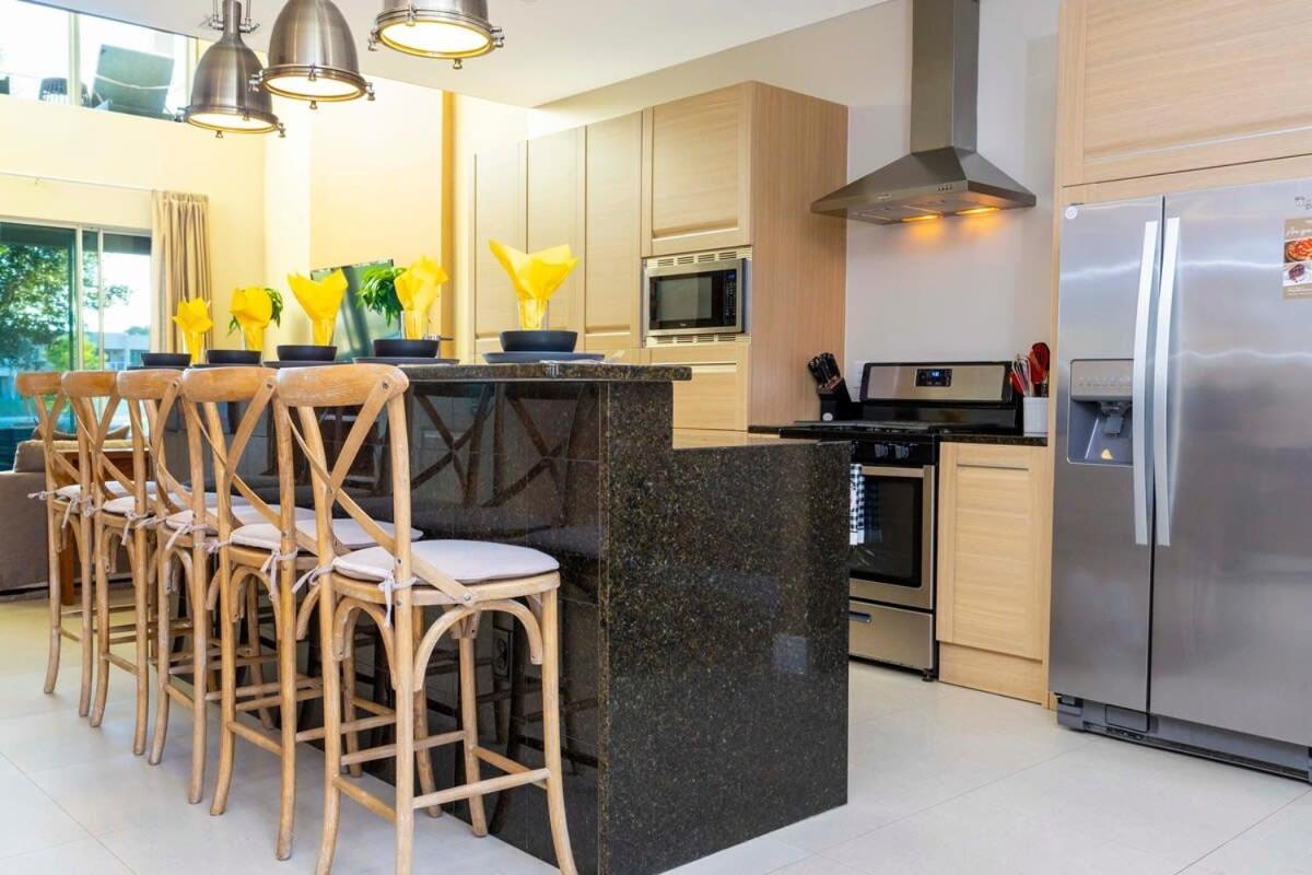 Stunning 4bd Close To @ Magic Village 7614 Holiday home