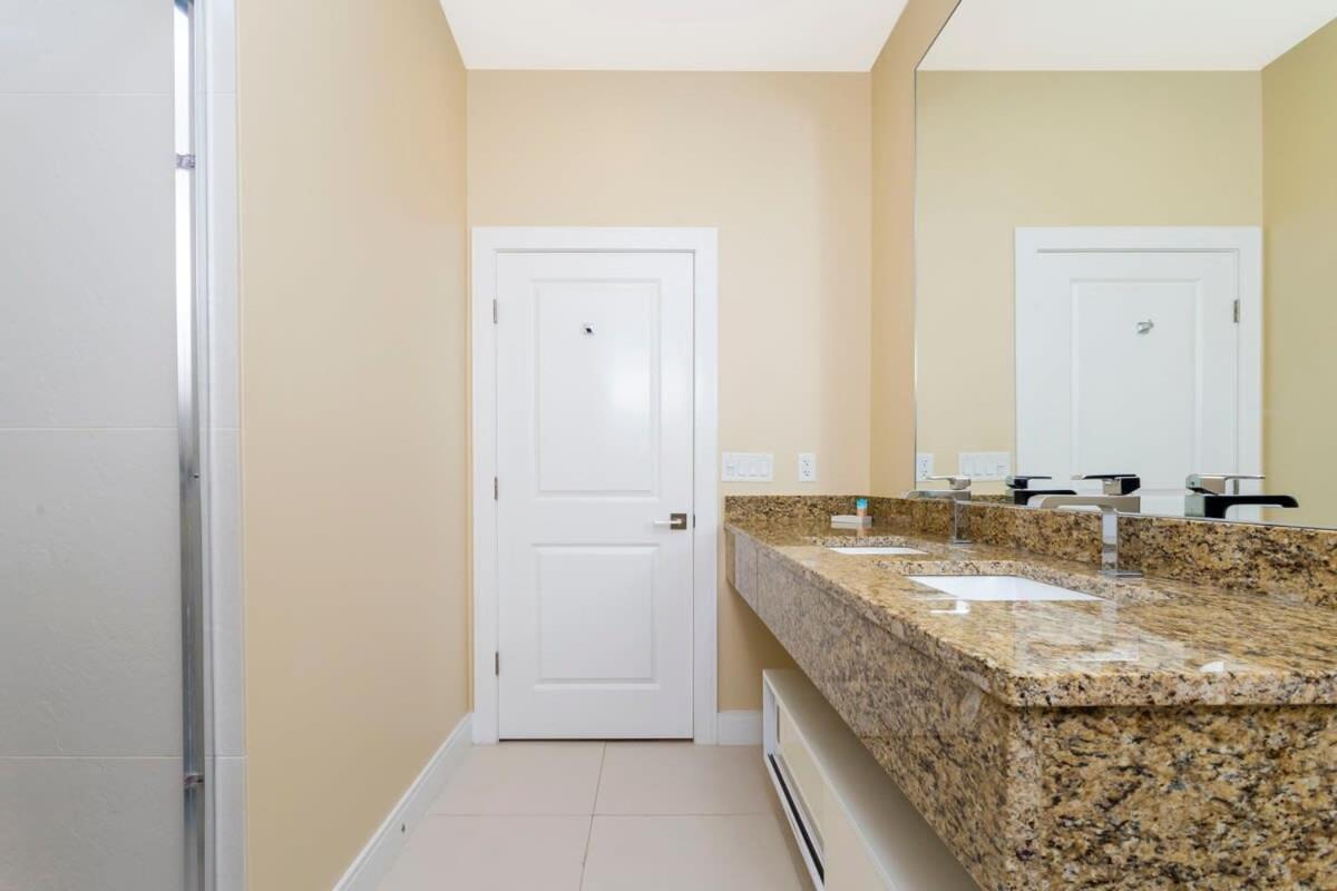 Stunning 4 Bd Close To @ Magic Village 3247 * Orlando