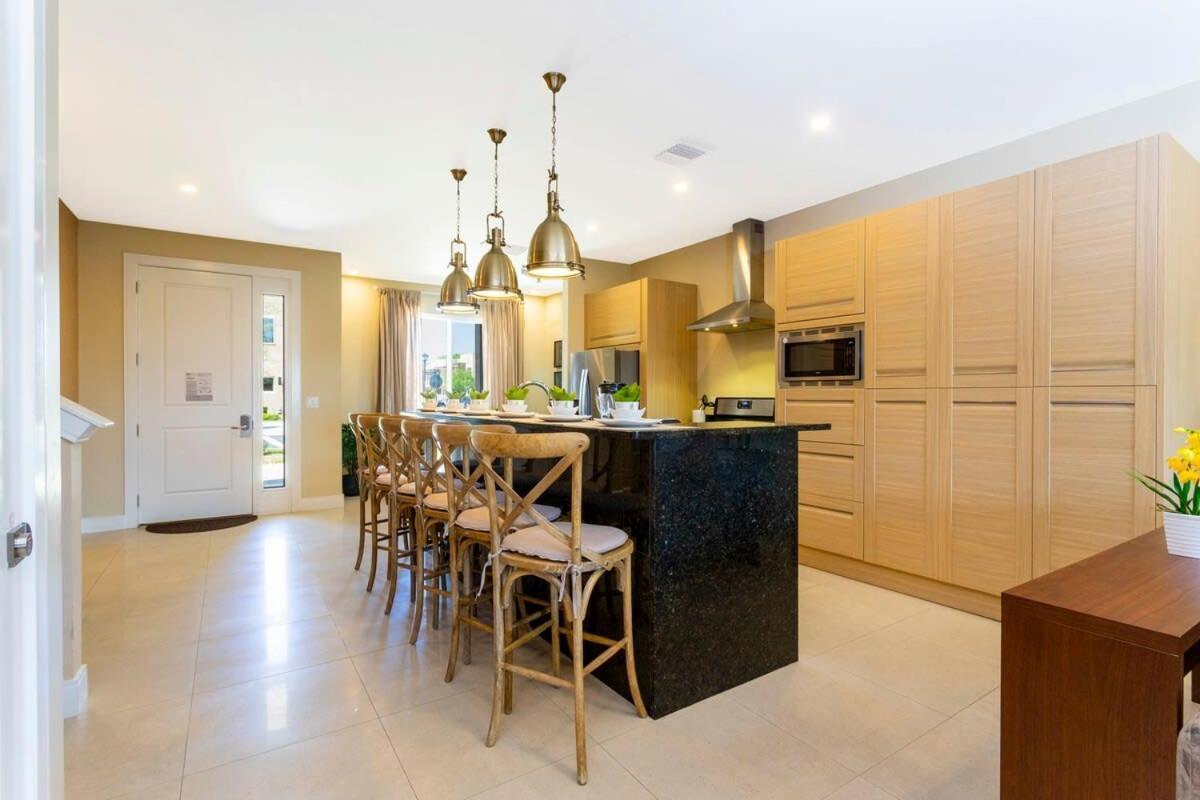 Stunning 4 Bd Close To @ Magic Village 3247 Holiday home Orlando