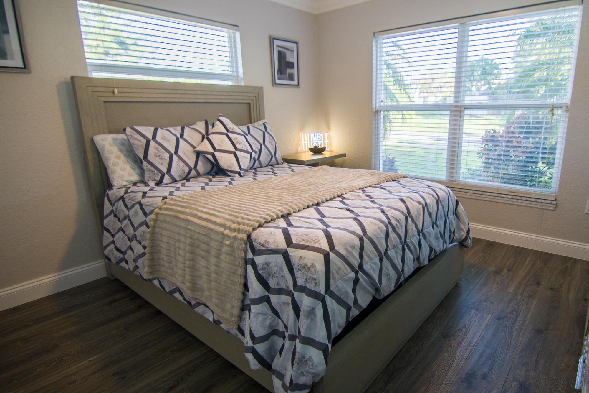 4bed Lakefront House With Pool Near Downtown Orlando