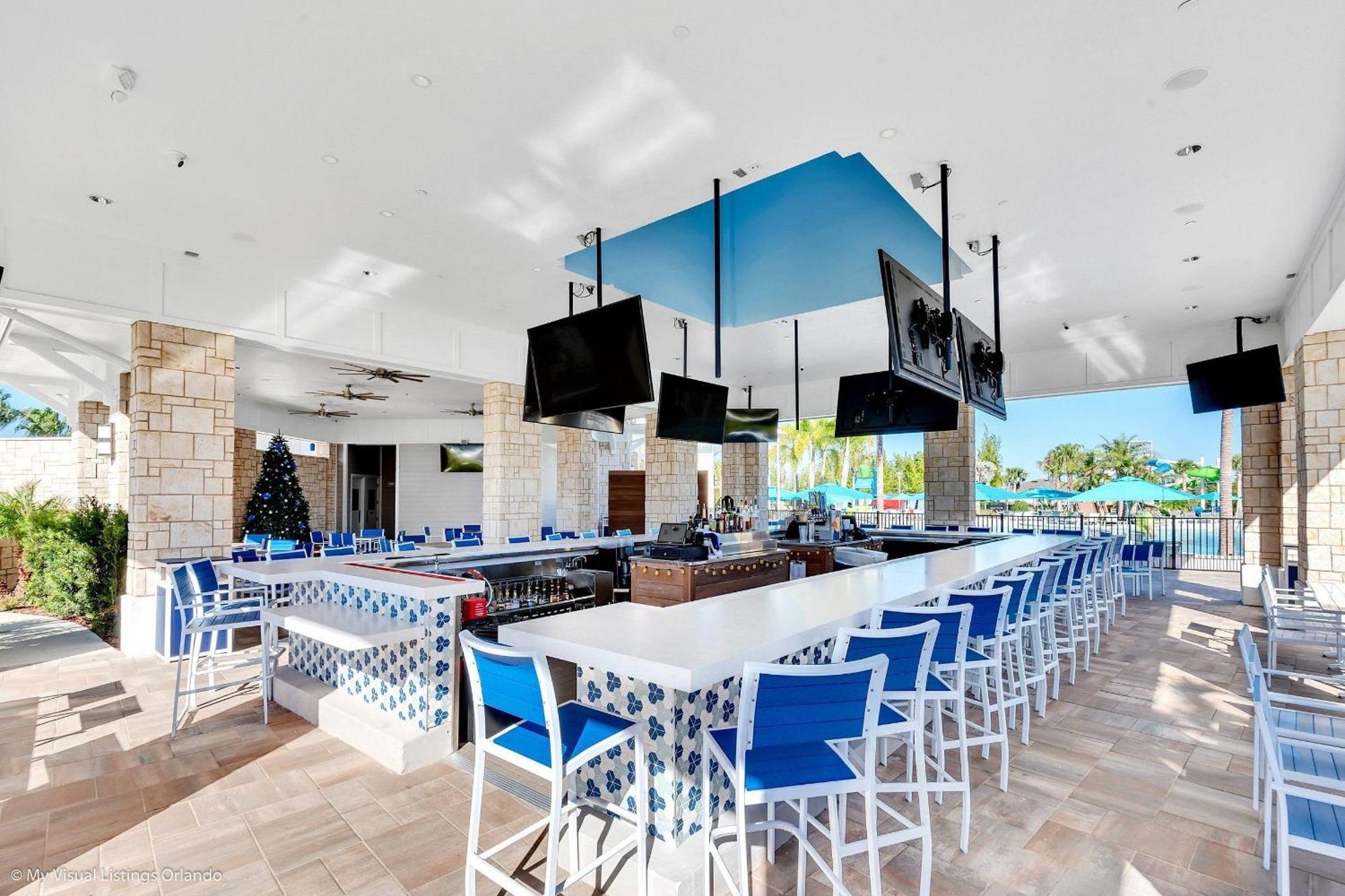 Luxury 8-bedroom With Private Pool Villa Orlando
