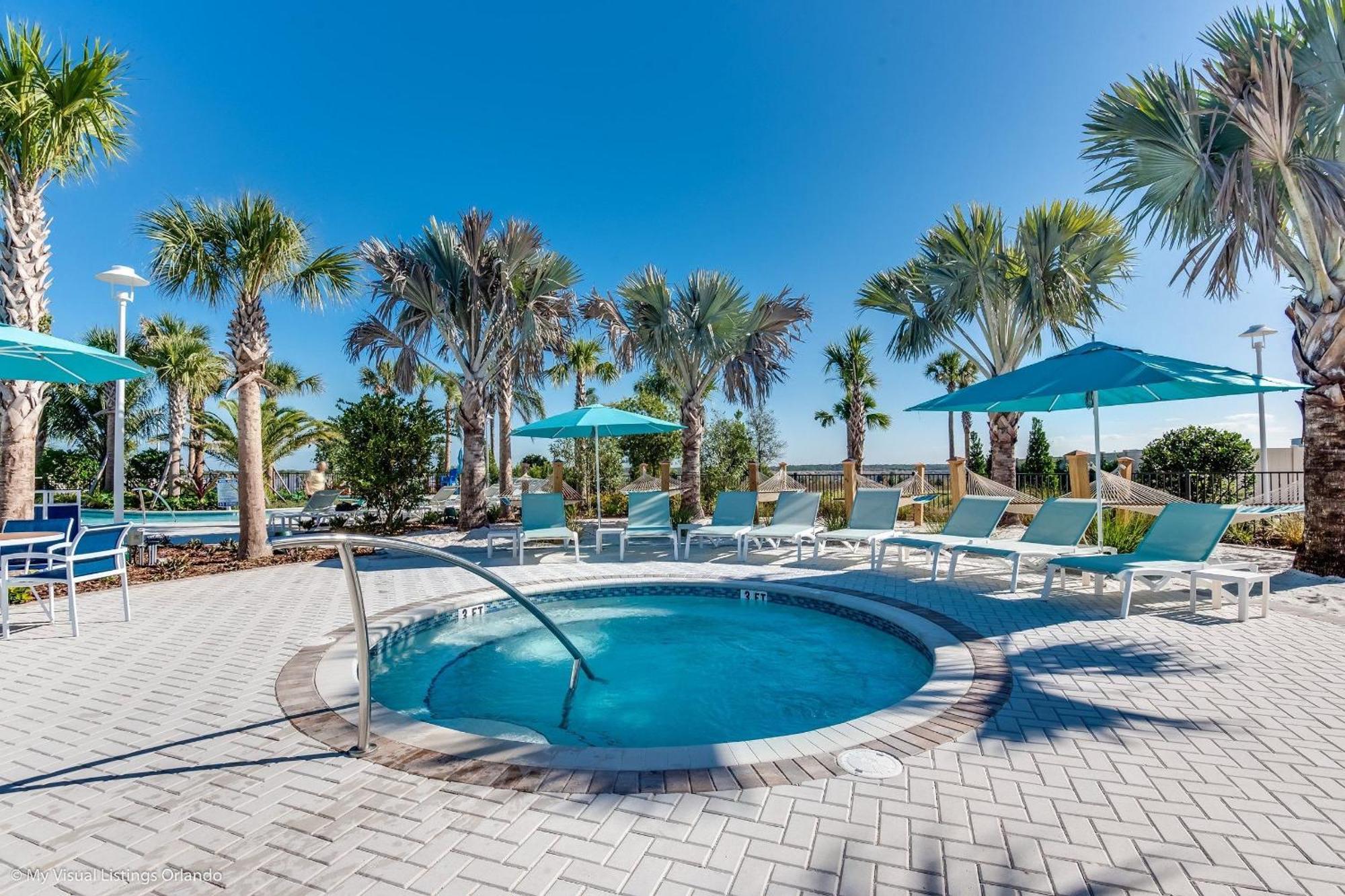 Luxury 8-bedroom With Private Pool *