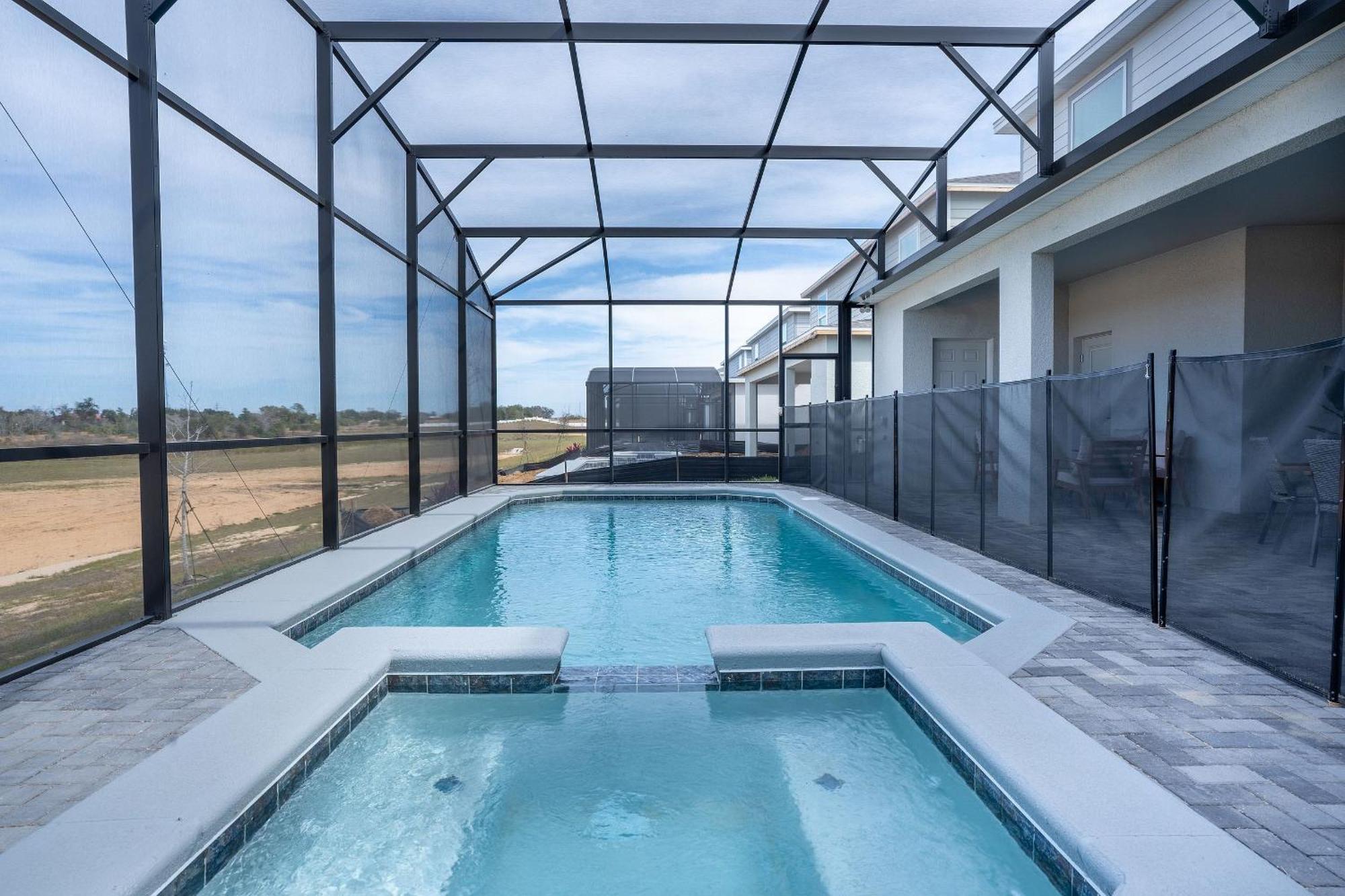 Luxury 8-bedroom With Private Pool Villa *