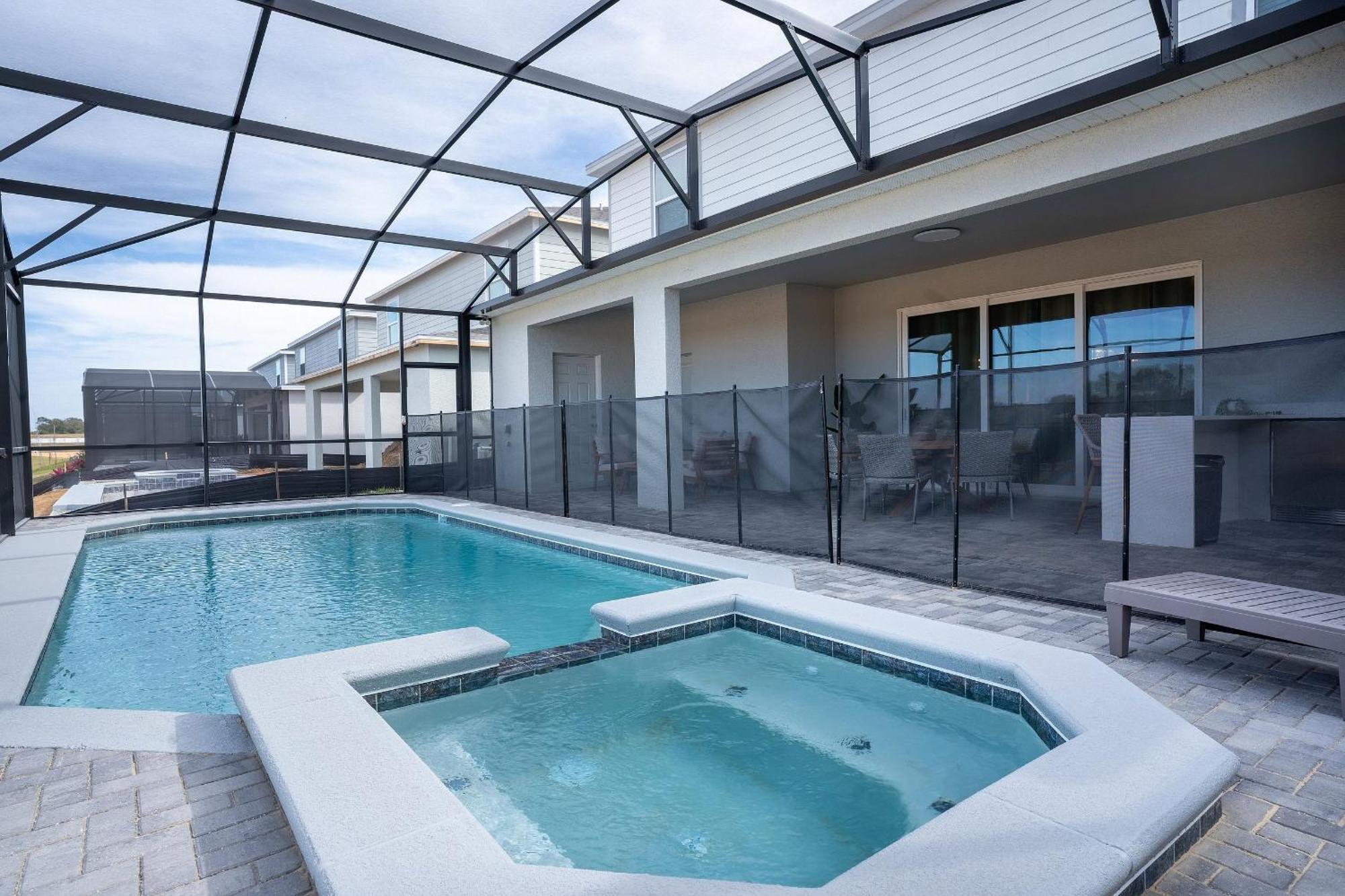 Luxury 8-bedroom With Private Pool Villa Orlando
