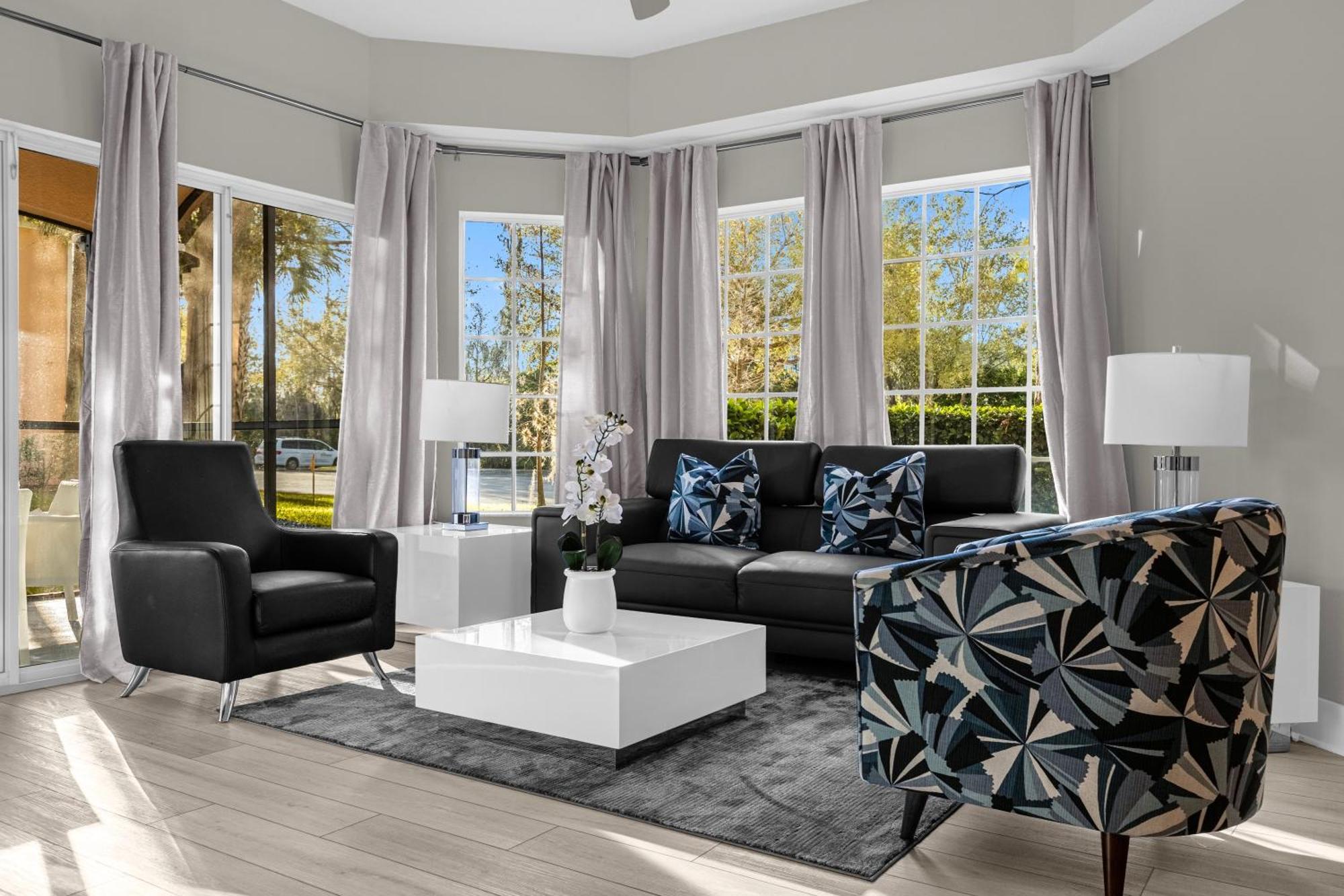 3 Bedroom Family Friendly At Worldquest Near 2717 *
