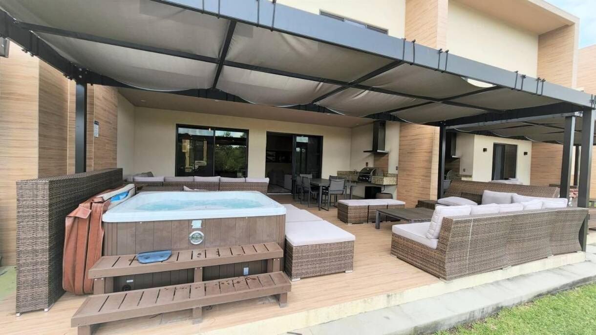 Holiday home 3053 Magic Village Exceptional Jacuzzi 8min Orlando