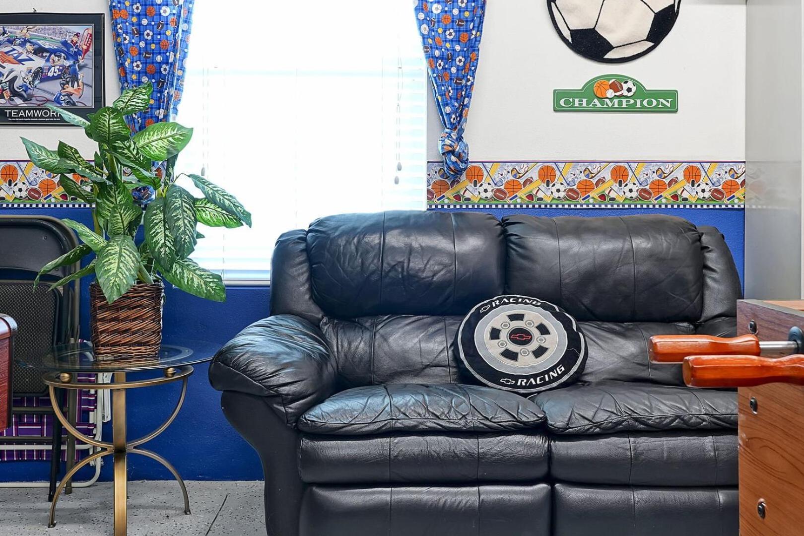 3 Miles To Disney, Water Park, Kids Rooms, Pool Table, Air Hockey, Private Pool And * Orlando