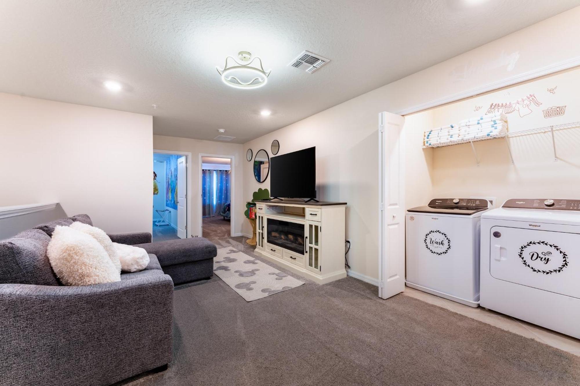 5br Townhome With Private Pool! *
