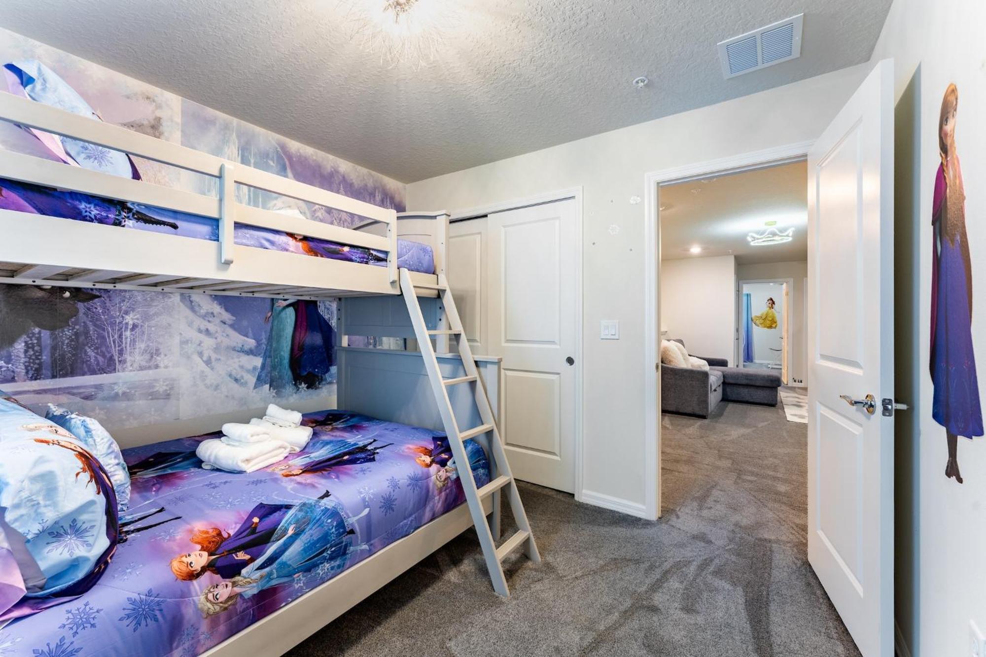 5br Townhome With Private Pool! * Orlando