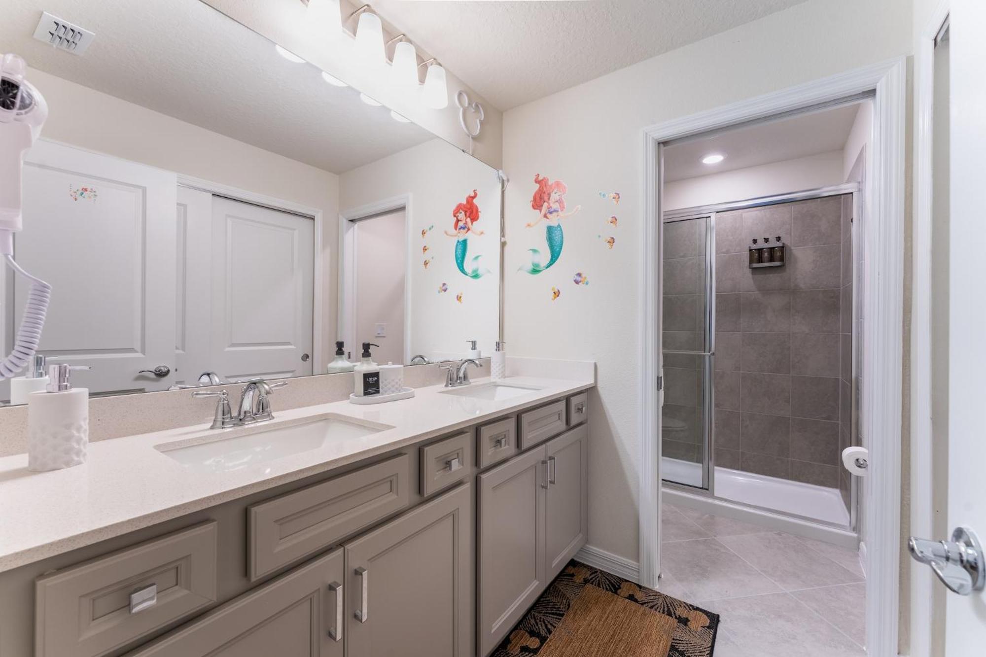5br Townhome With Private Pool! Holiday home *