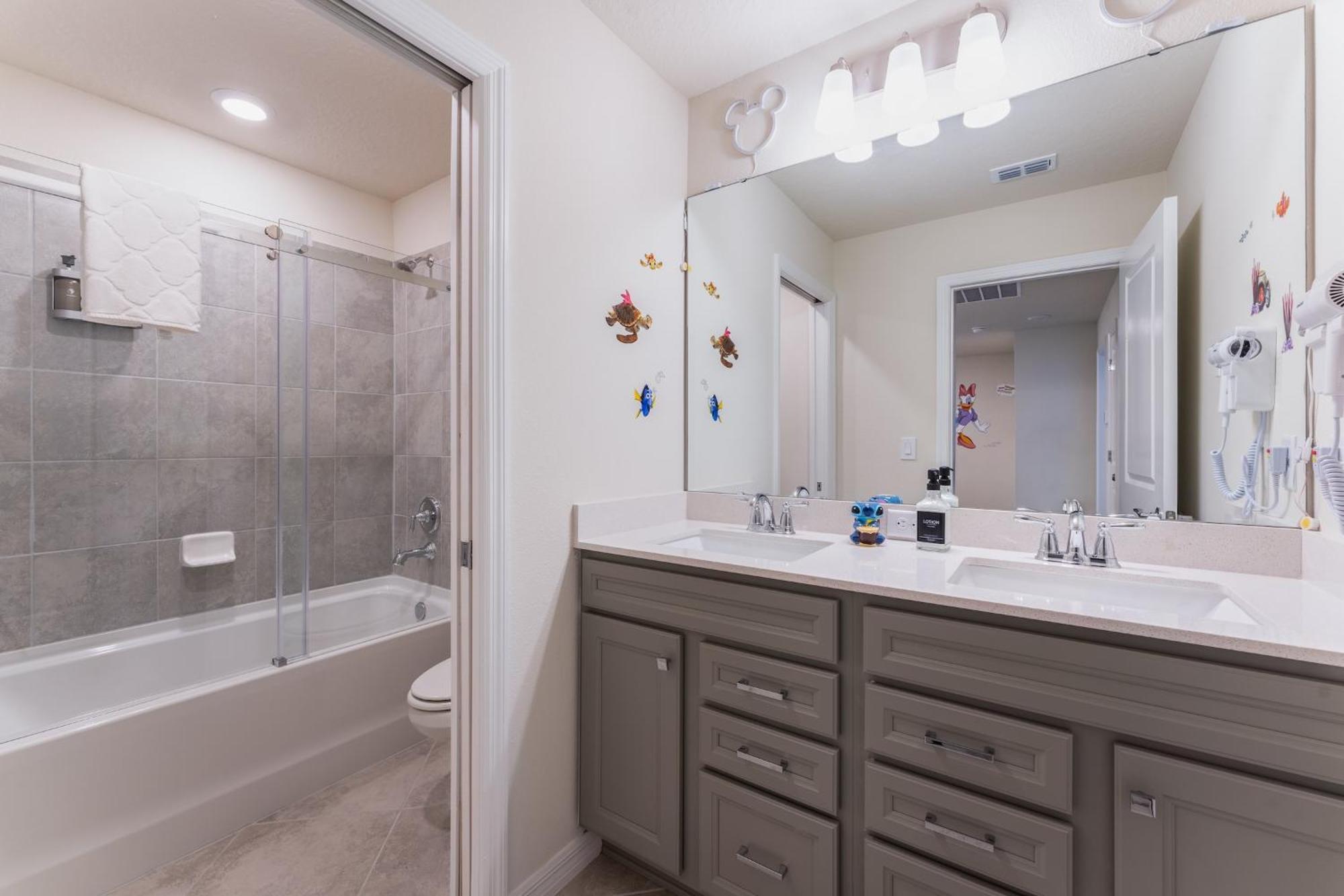 5br Townhome With Private Pool! Orlando