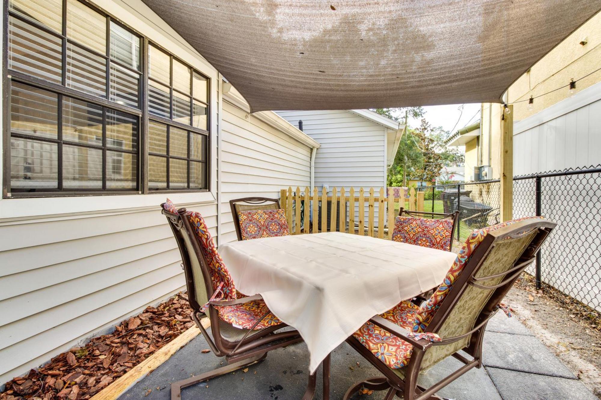 Golden Girls Retreat Prime Location! Holiday home
