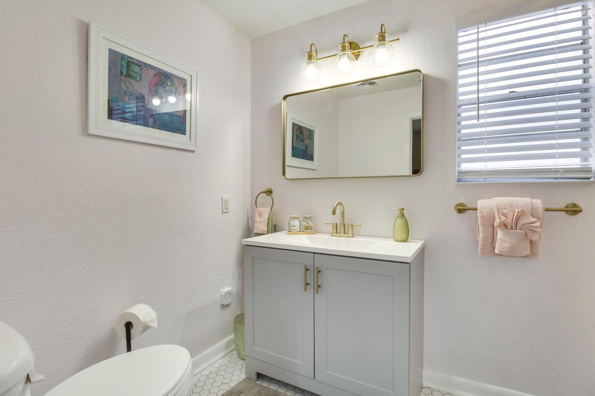 Golden Girls Retreat Prime Location! Holiday home *