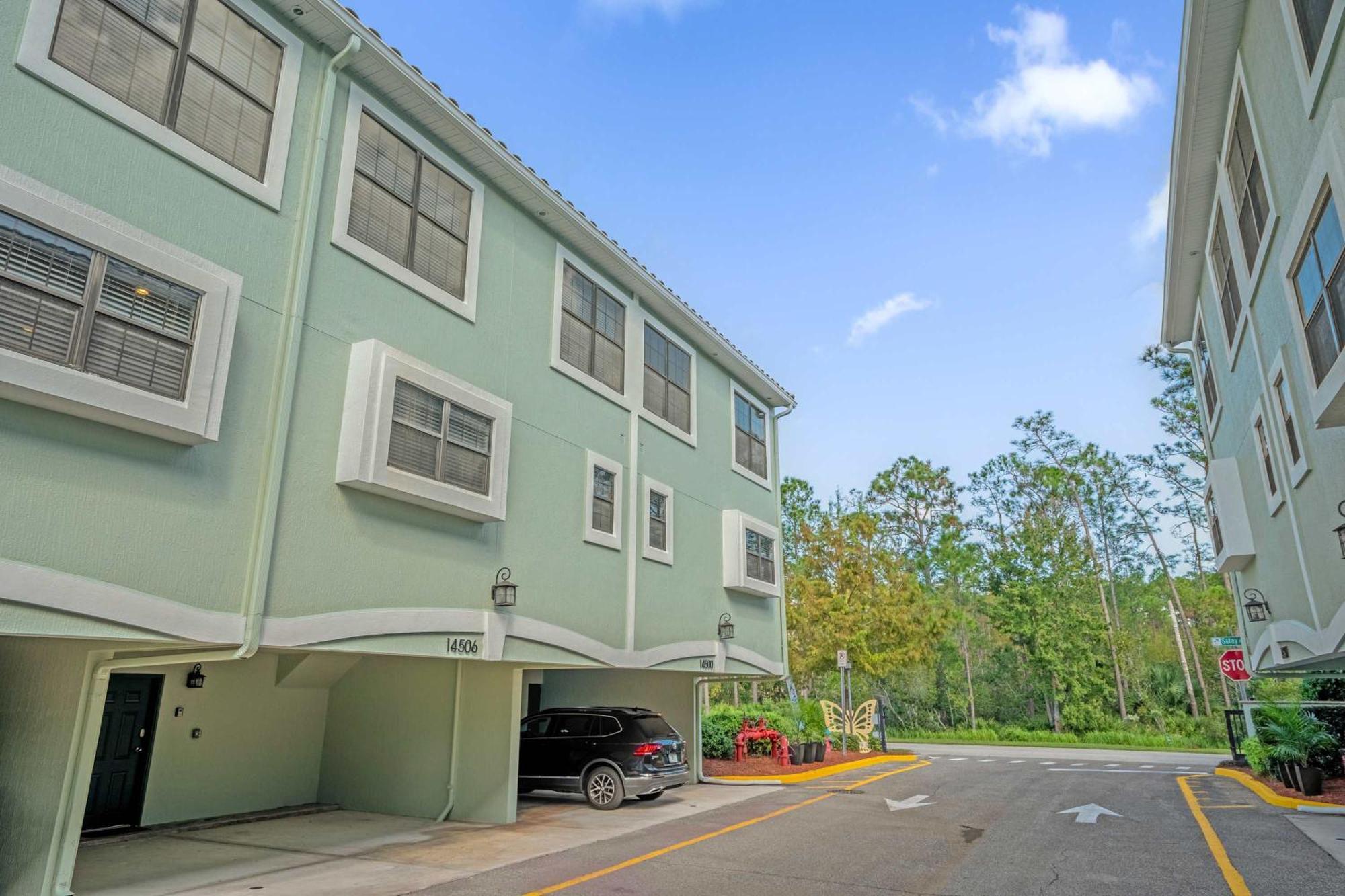 Holiday home Spring Break Paradise! Renovated Townhome By