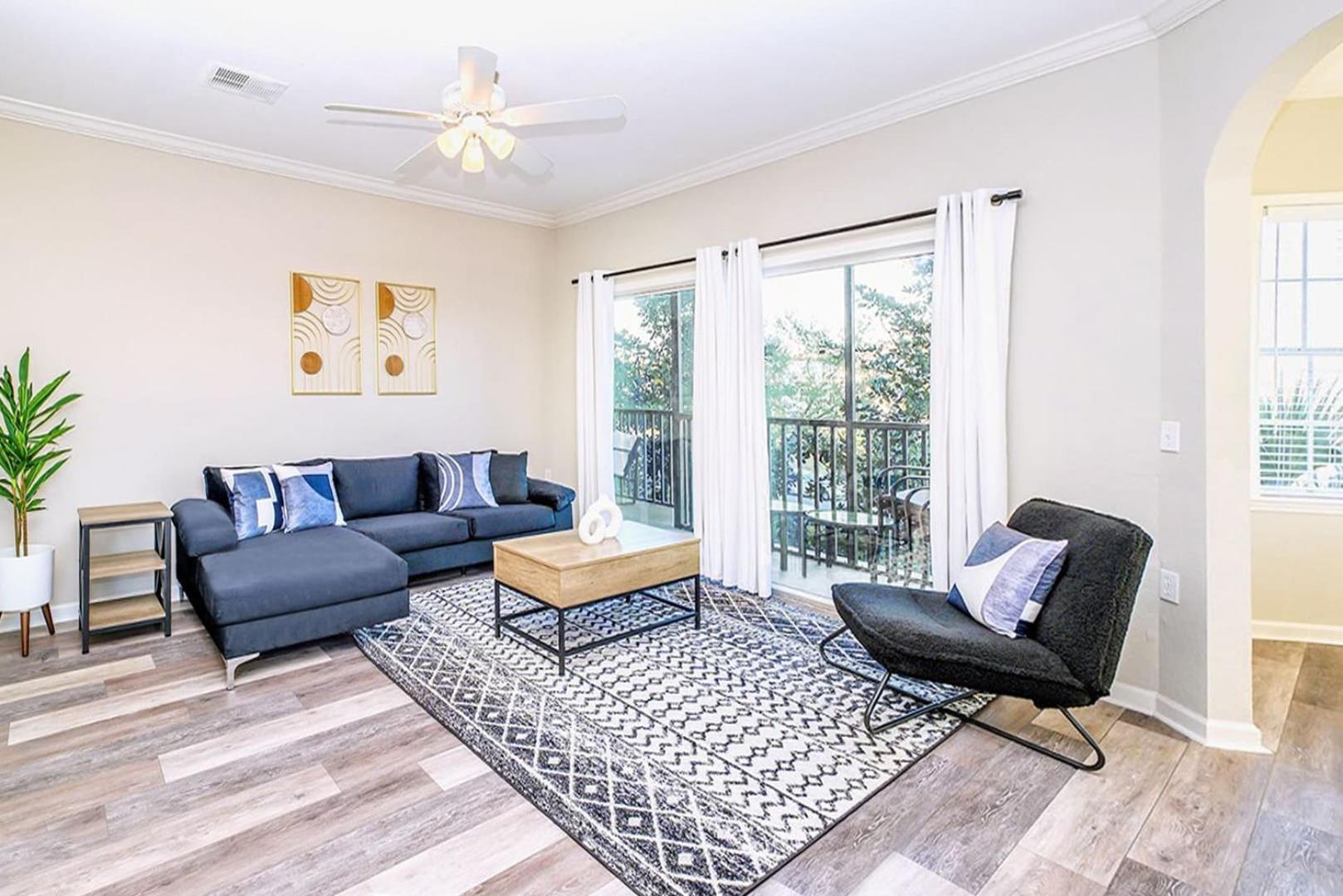 Holiday home Bright & Modern 2br With Pool & Hot Tub, Near Disney! *