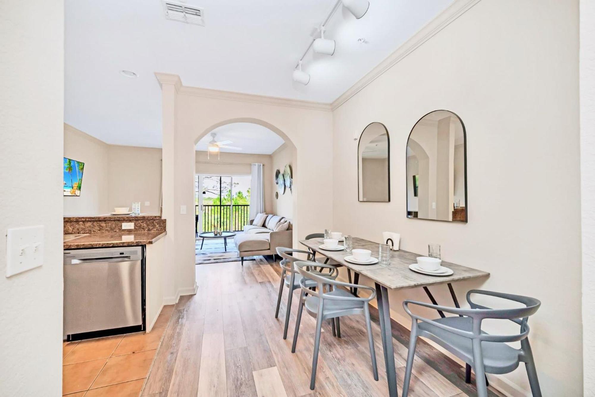 Bright Condo, Near Disney!