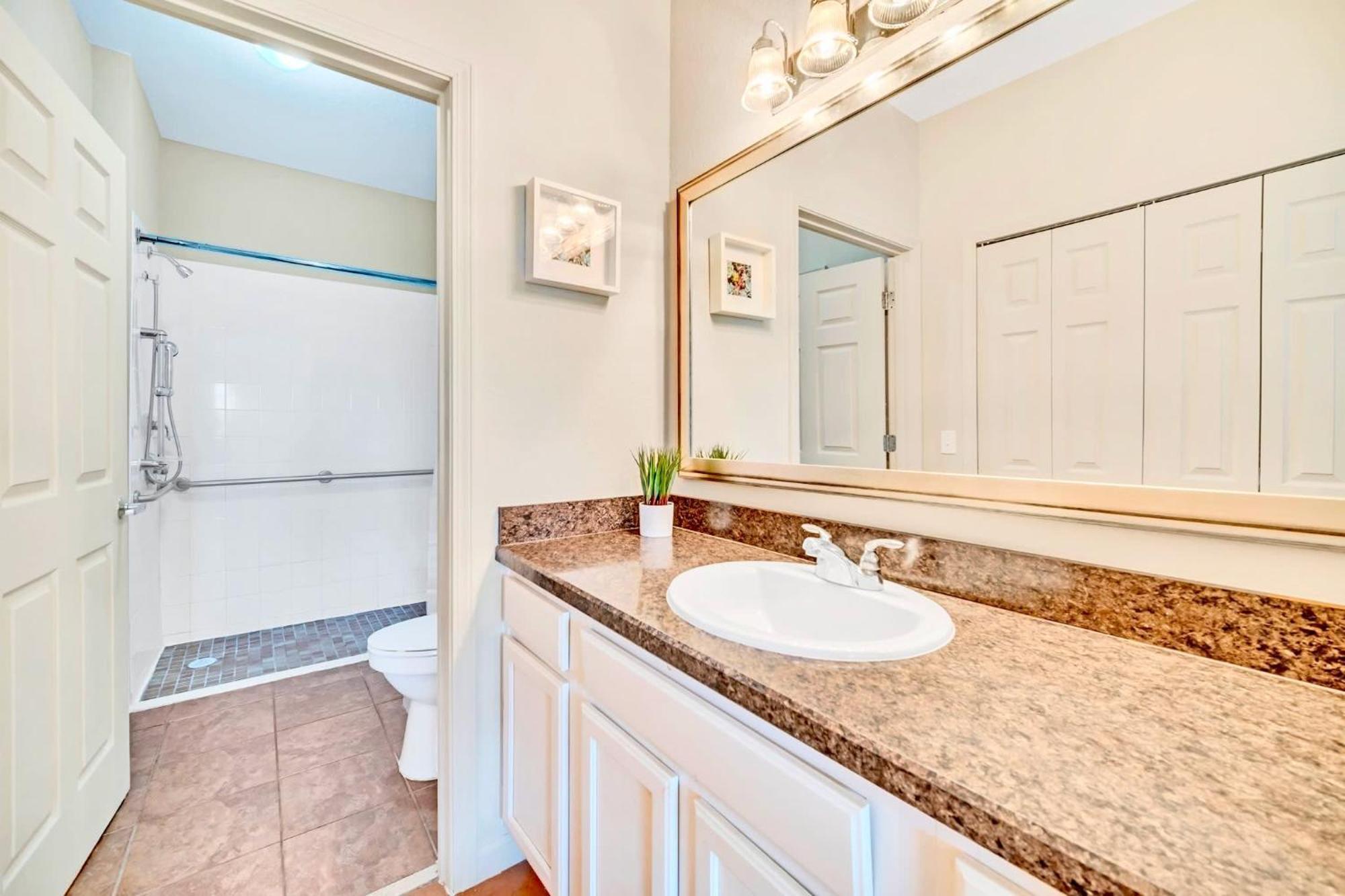 Holiday home Stunning 2br With Hot Tub And Pool, Near Disney! *