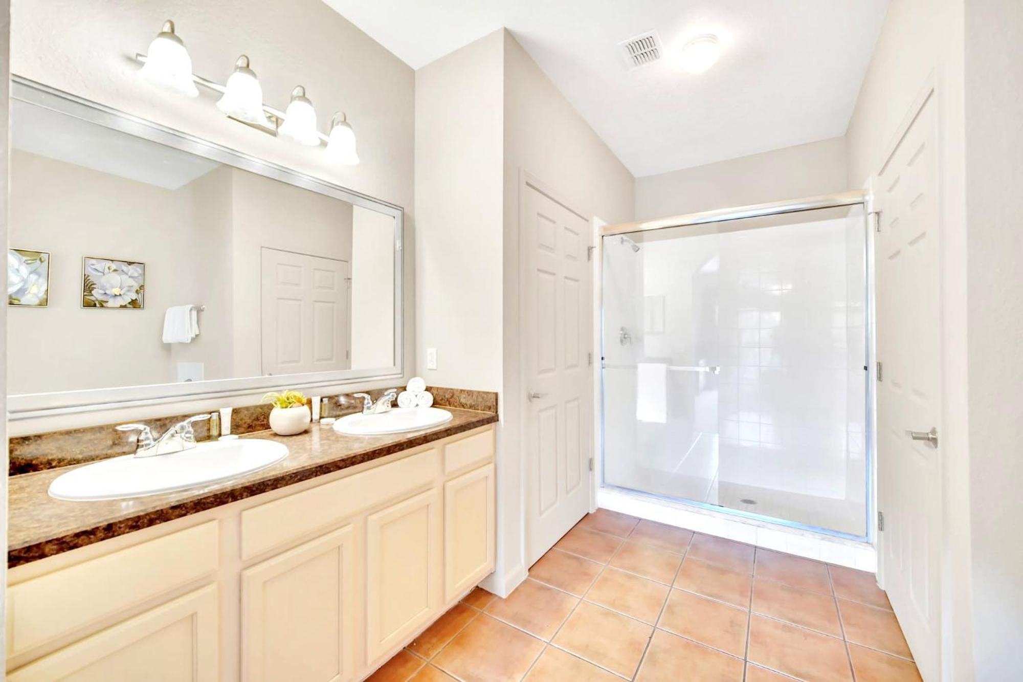 Holiday home Bright 3br With Pool And Hot Tub, Close To Disney! Orlando