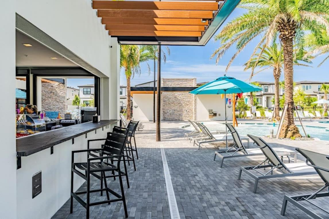 Super Ritzy - 9bdrs-9bas W Theme Loft & Pool Holiday home *