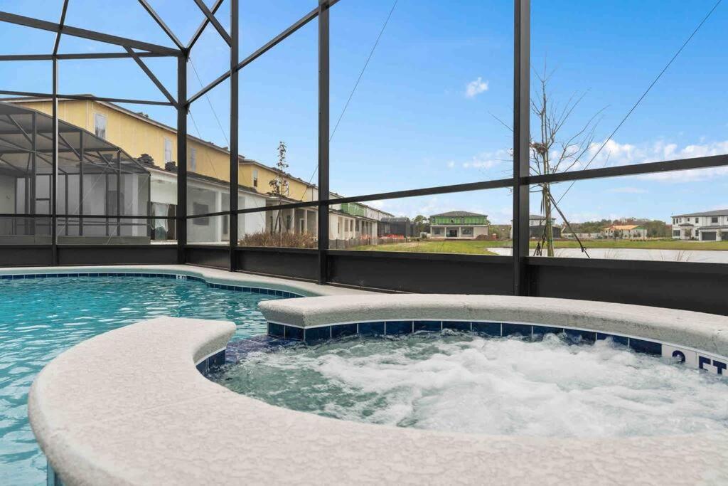 Super Ritzy - 9bdrs-9bas W Theme Loft & Pool Holiday home Orlando