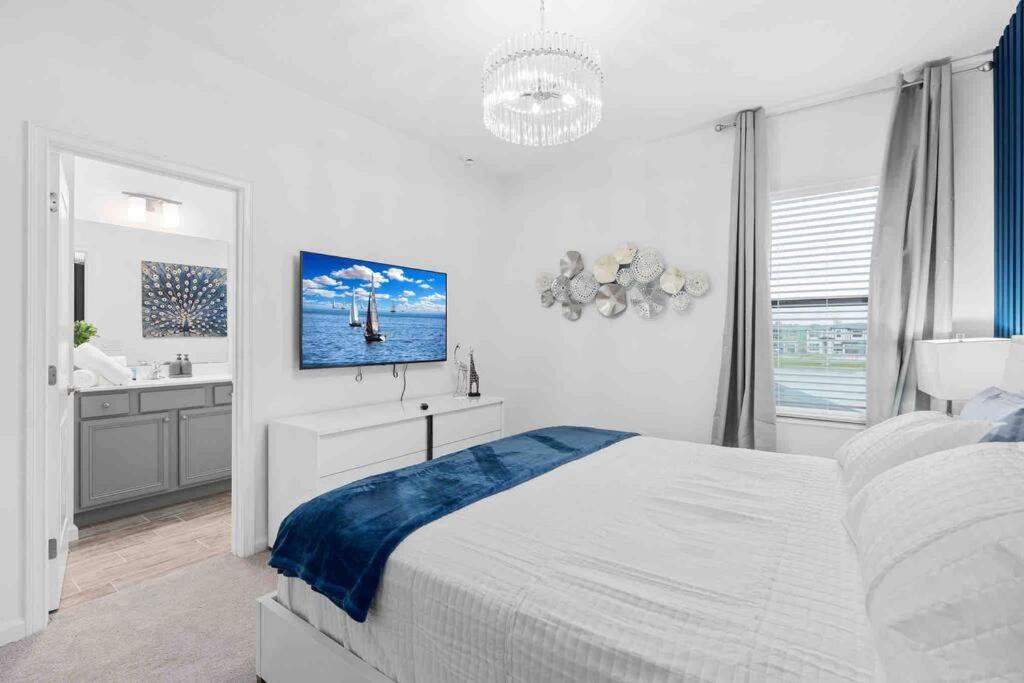 Super Ritzy - 9bdrs-9bas W Theme Loft & Pool Holiday home Orlando