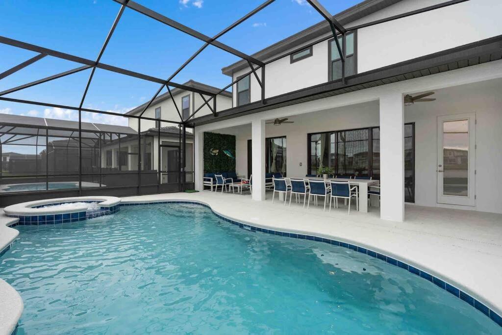 Super Ritzy - 9bdrs-9bas W Theme Loft & Pool * Orlando