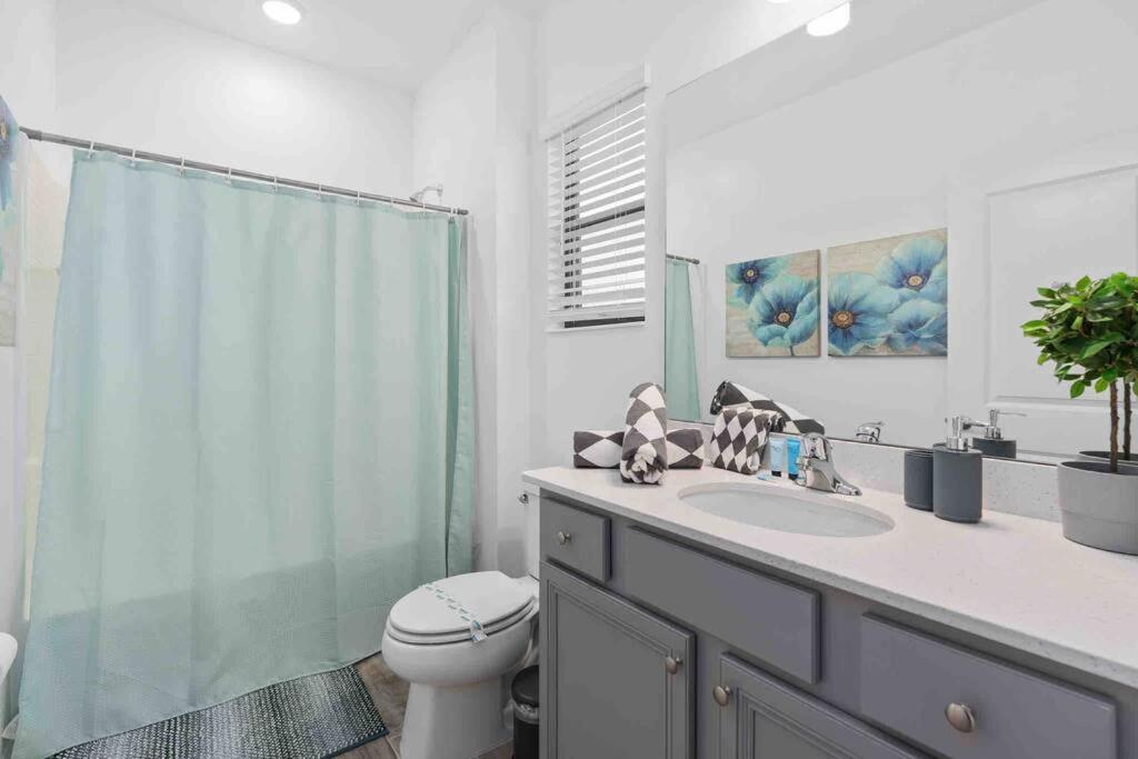 Super Ritzy - 9bdrs-9bas W Theme Loft & Pool * Orlando