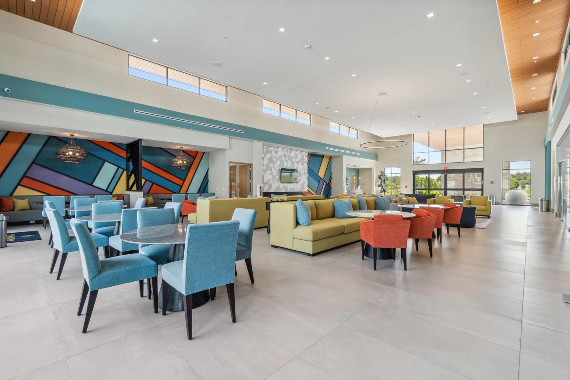 Super Ritzy - 9bdrs-9bas W Theme Loft & Pool *