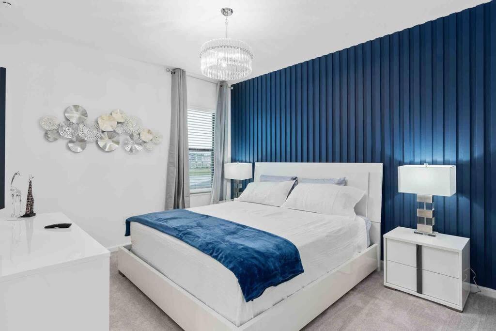 Super Ritzy - 9bdrs-9bas W Theme Loft & Pool Orlando