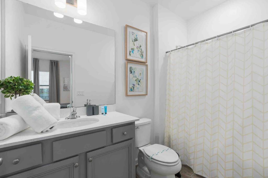 Super Ritzy - 9bdrs-9bas W Theme Loft & Pool Holiday home Orlando