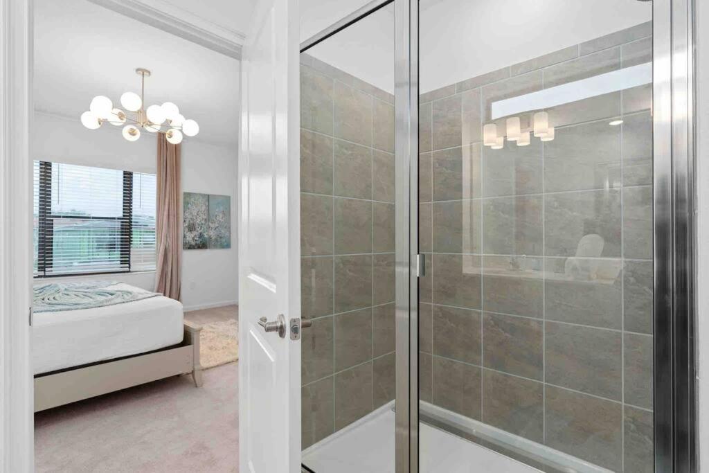 Super Ritzy - 9bdrs-9bas W Theme Loft & Pool