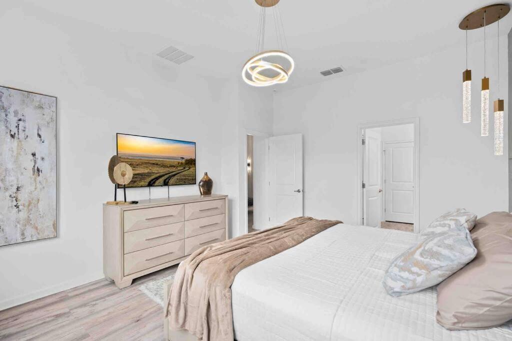 Holiday home Super Ritzy - 9bdrs-9bas W Theme Loft & Pool *