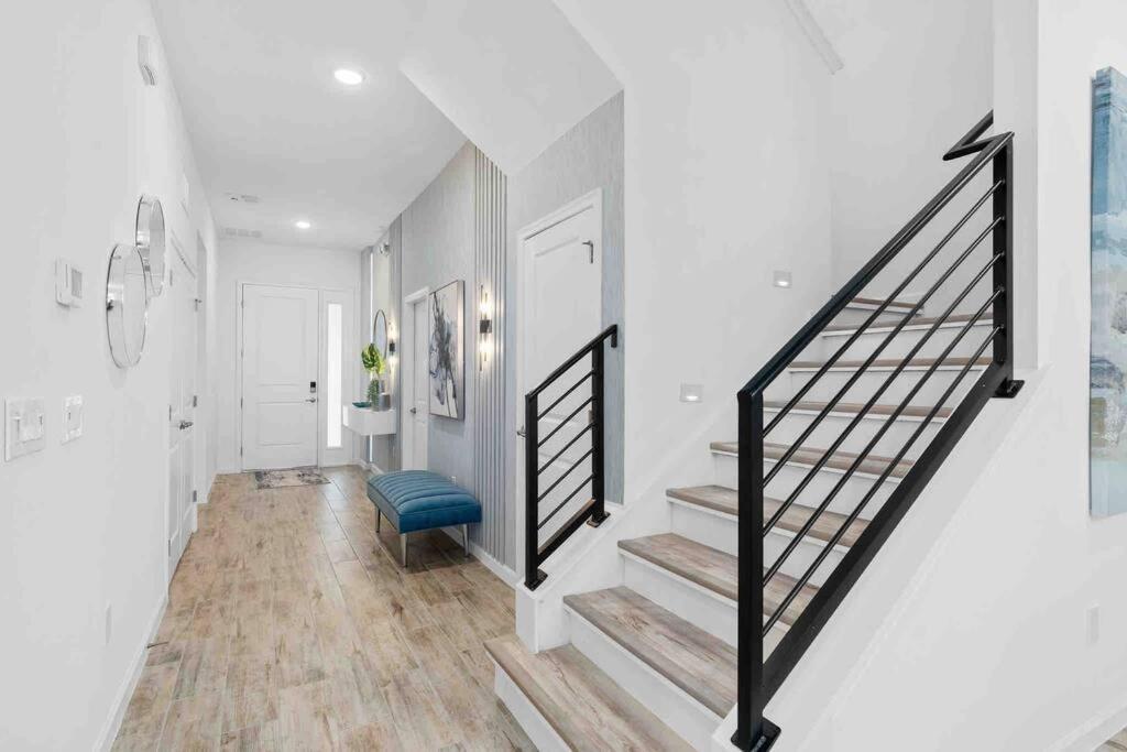 Super Ritzy - 9bdrs-9bas W Theme Loft & Pool * Orlando