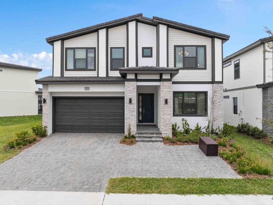 Super Ritzy - 9bdrs-9bas W Theme Loft & Pool Holiday home Orlando